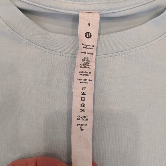 Lululemon Woman's Love Crewneck T-Shirt Sz 6 Light Blue Scoop Hem Short Sleeve - Picture 5 of 8